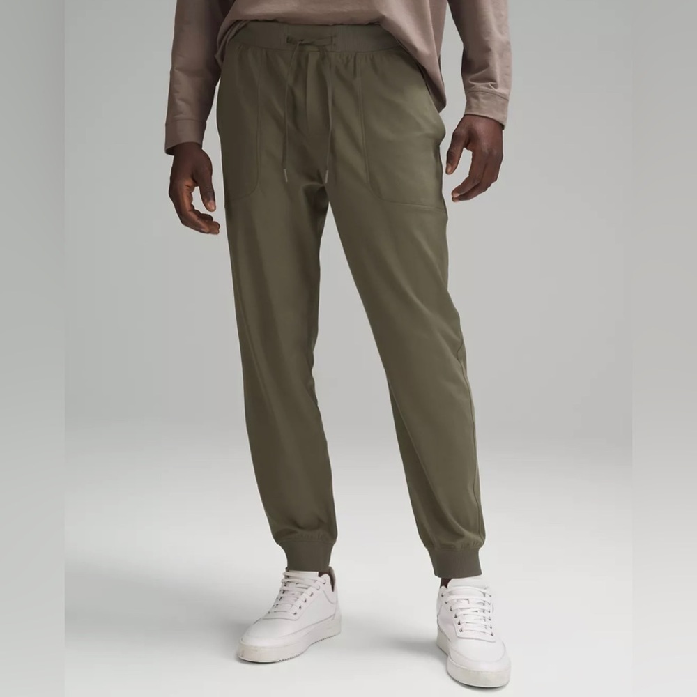 Lululemon athletica ABC Jogger color army green men’s size xs s L XL